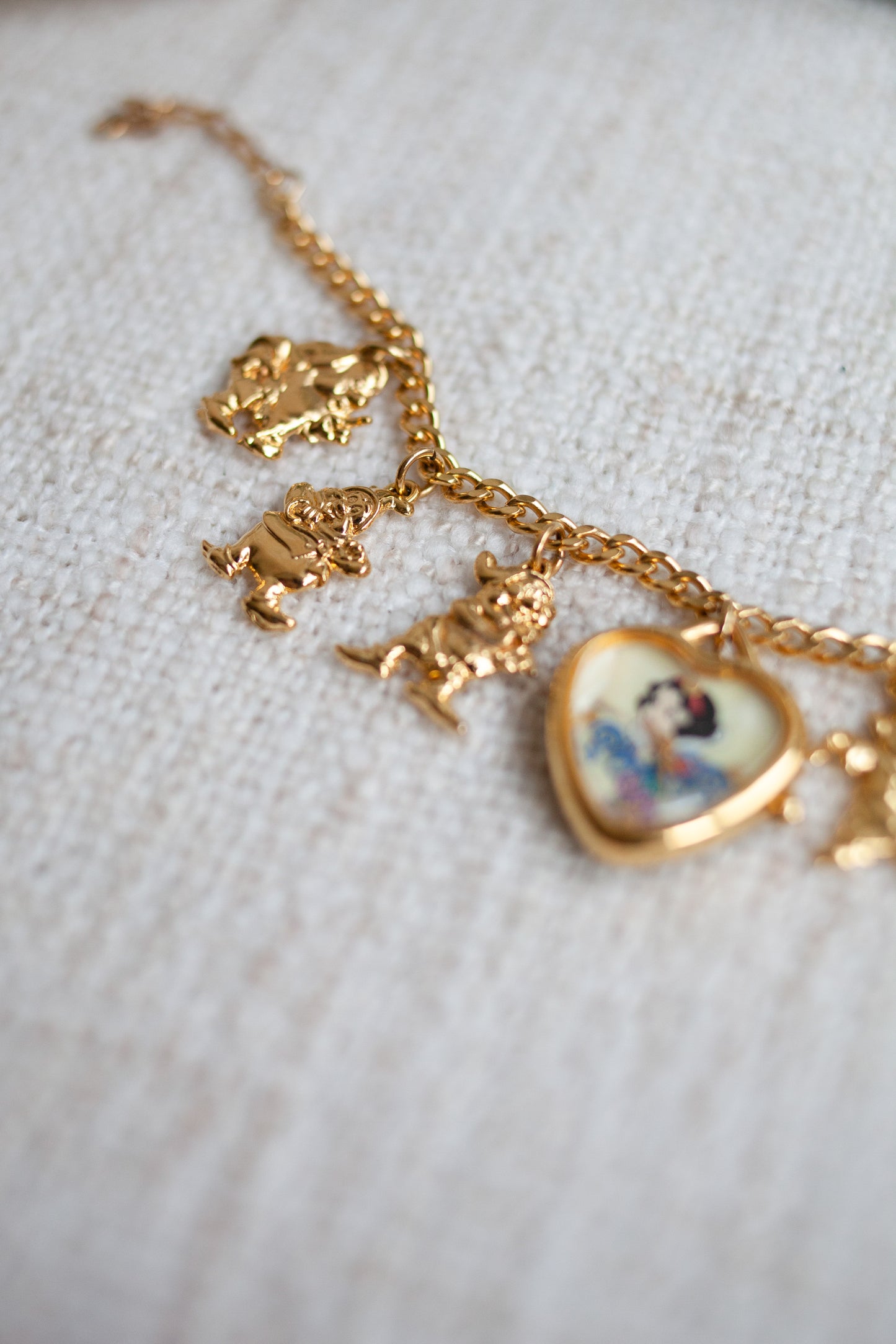 True Vintage: Snow White Charm Bracelet (5025823424652)