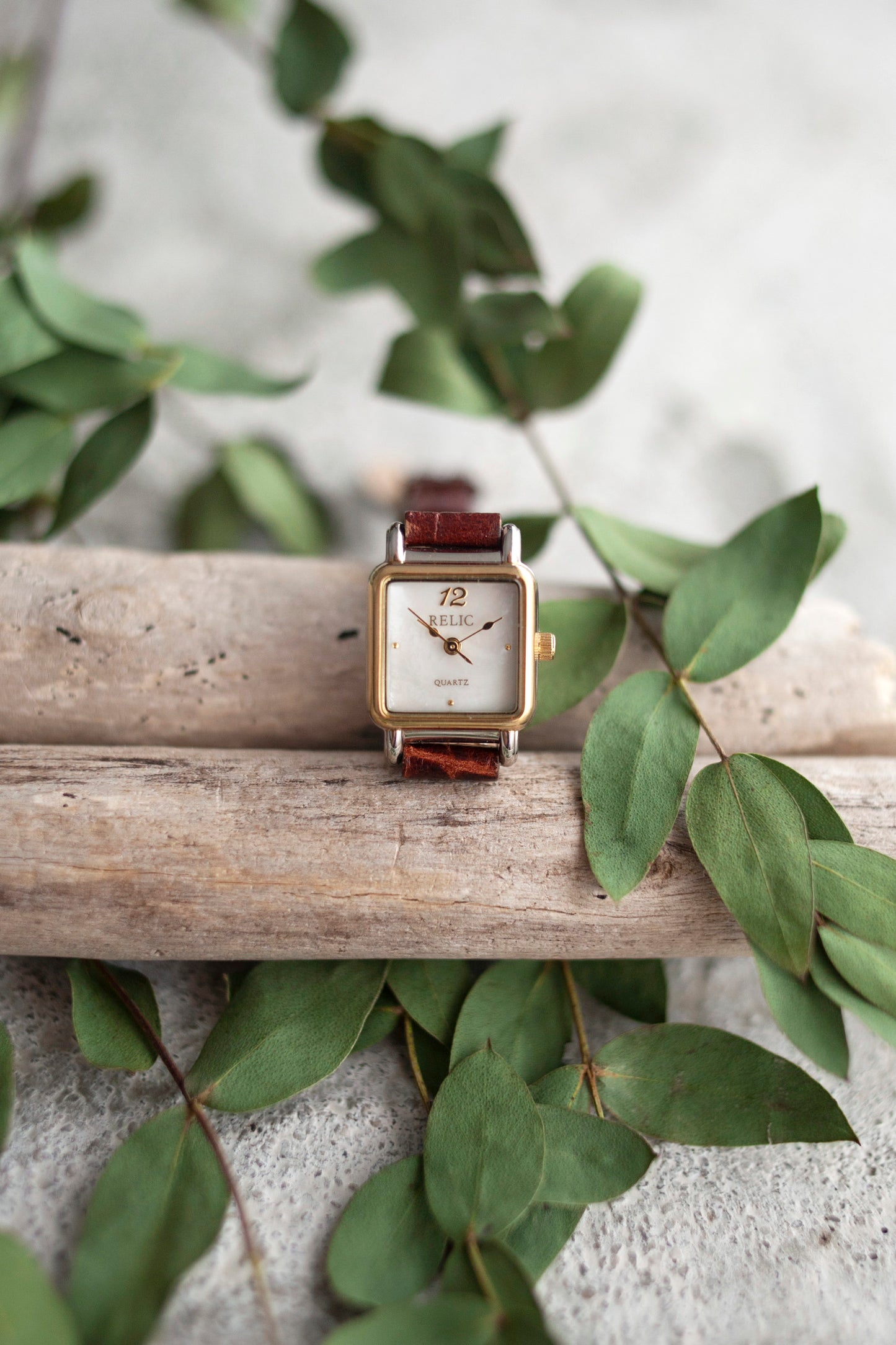 True Vintage: Relic Shimmering Square