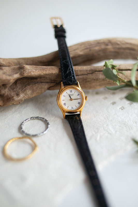 True Vintage: Seiko Naomi (White)