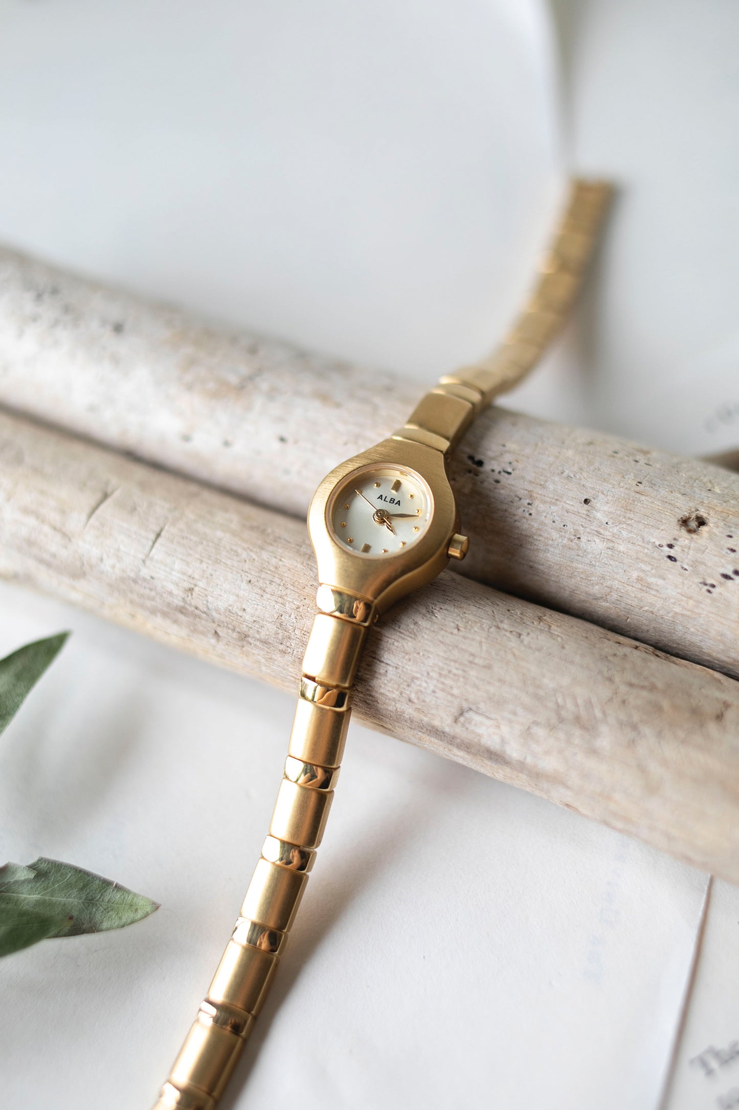 True Vintage: Alba Xen (Gold)