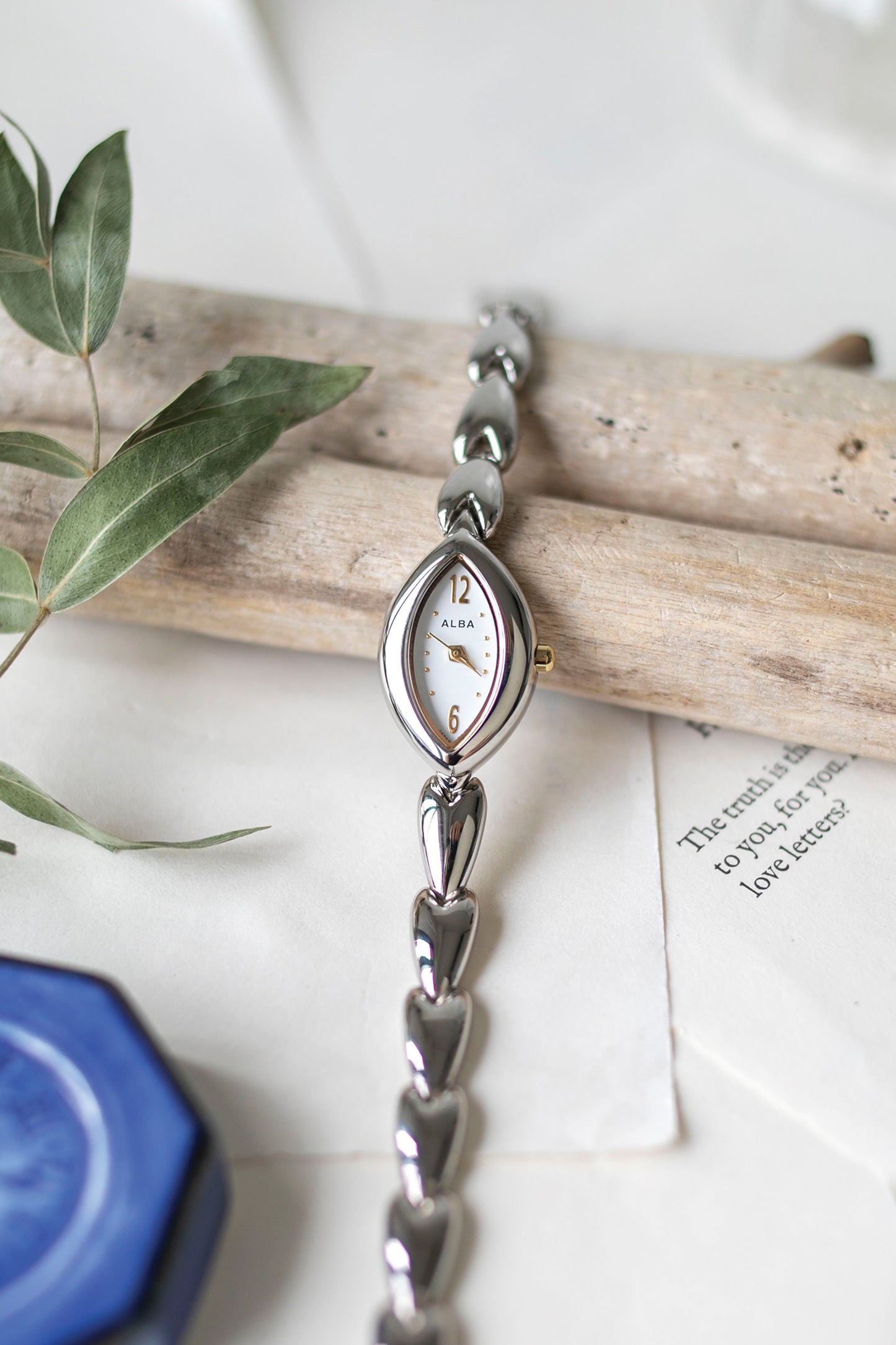 True Vintage: Alba Cintra (White/Dual-toned)