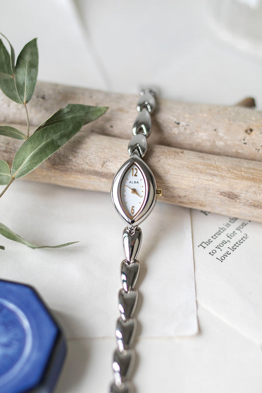 True Vintage: Alba Cintra (White/Dual-toned)