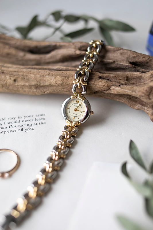 True Vintage: Alba Steele