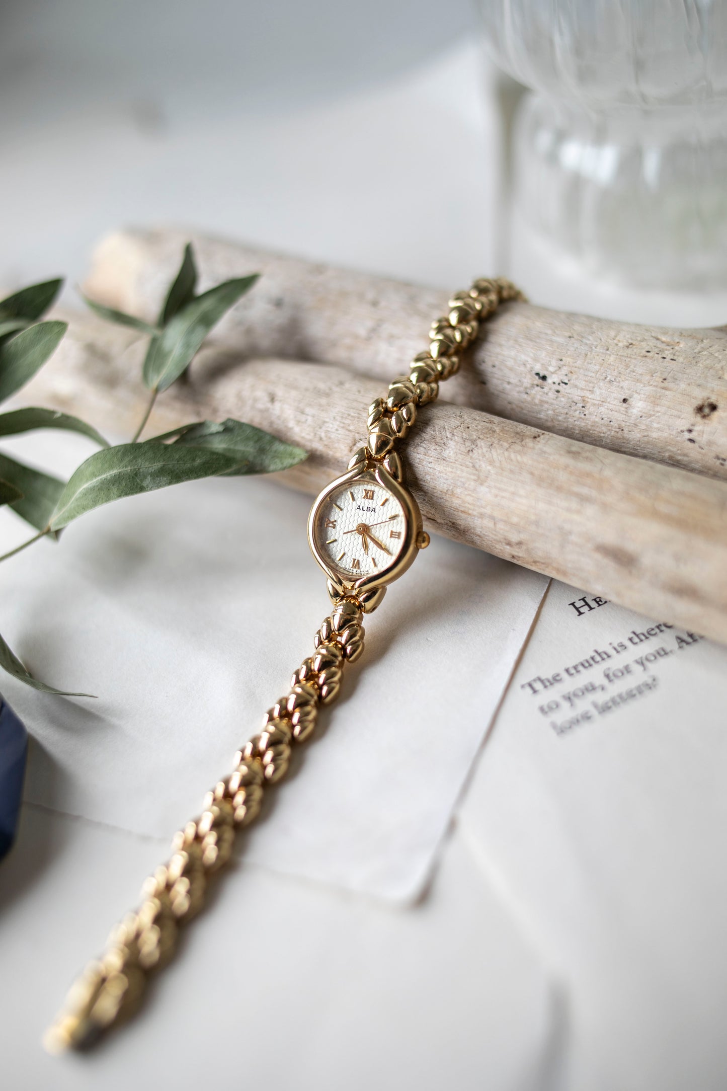 True Vintage: Alba Kora (Gold)