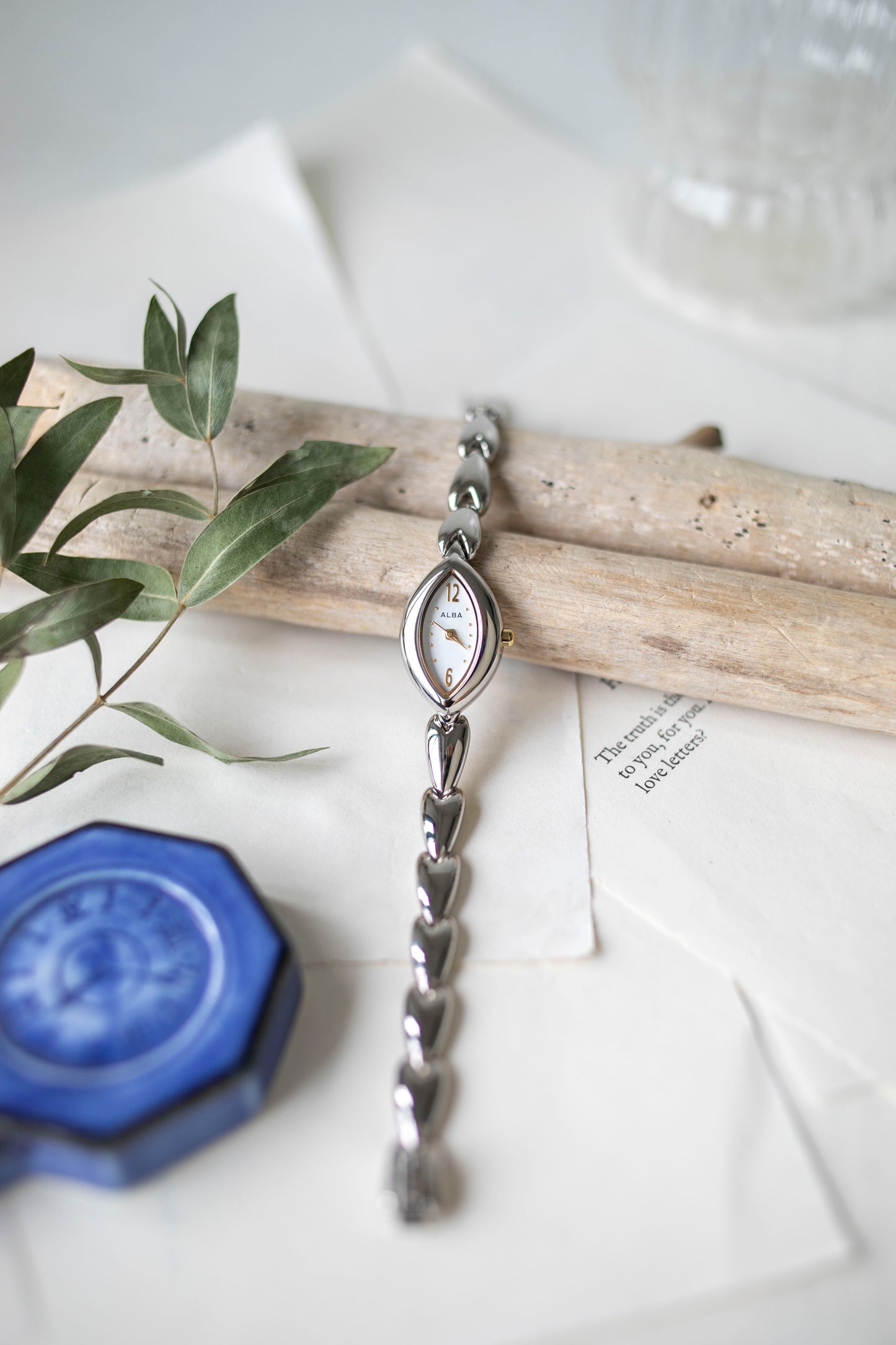 True Vintage: Alba Cintra (White/Dual-toned)