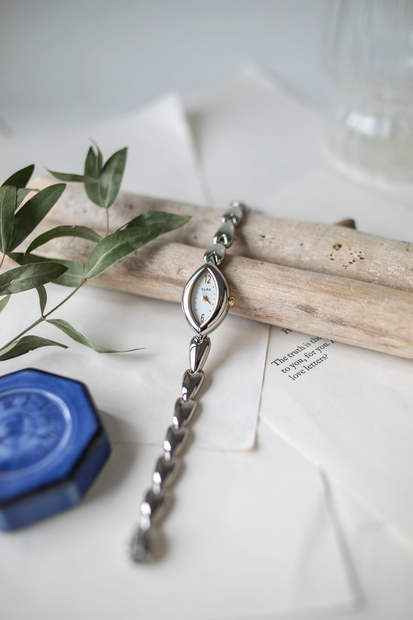 True Vintage: Alba Cintra (White/Dual-toned)