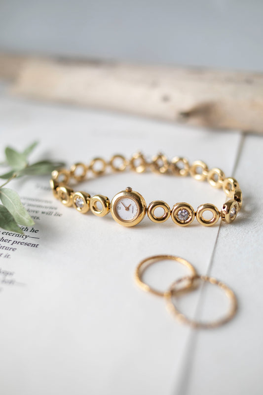 True Vintage: Seiko S231 (Gold)