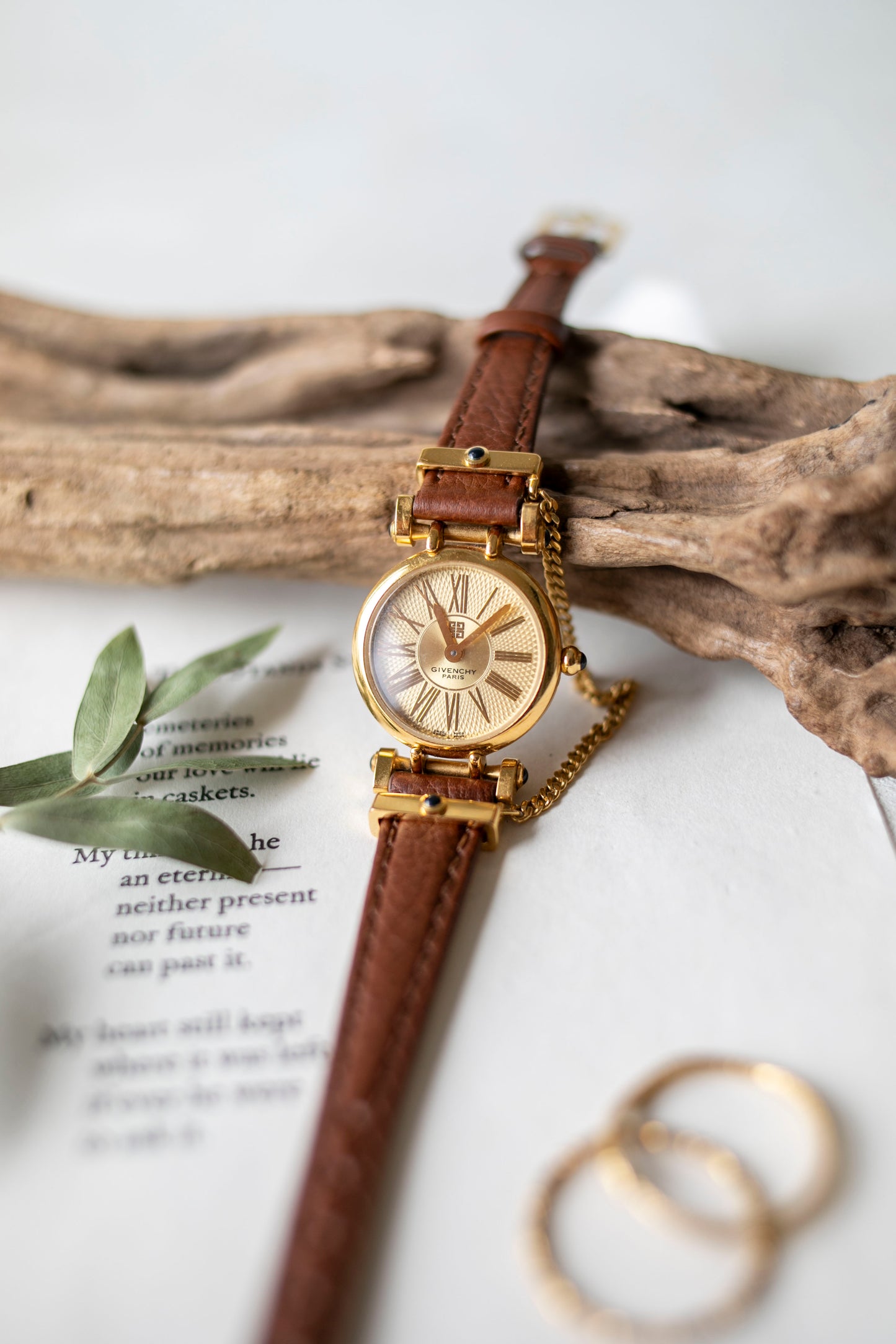 Lux Vintage: Givenchy LX11