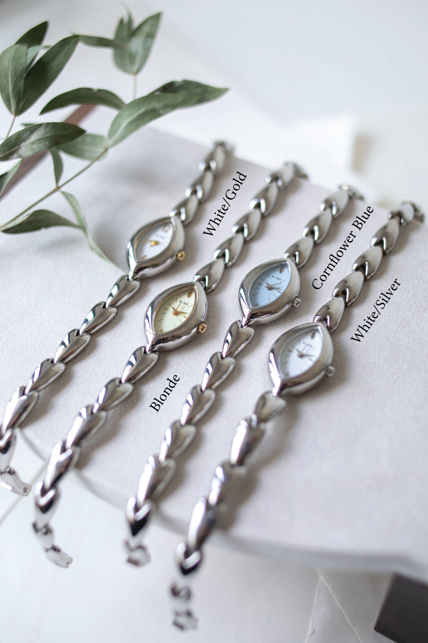 True Vintage: Alba Cintra (White/Silver)